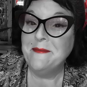 Meet your Posher, Sloane